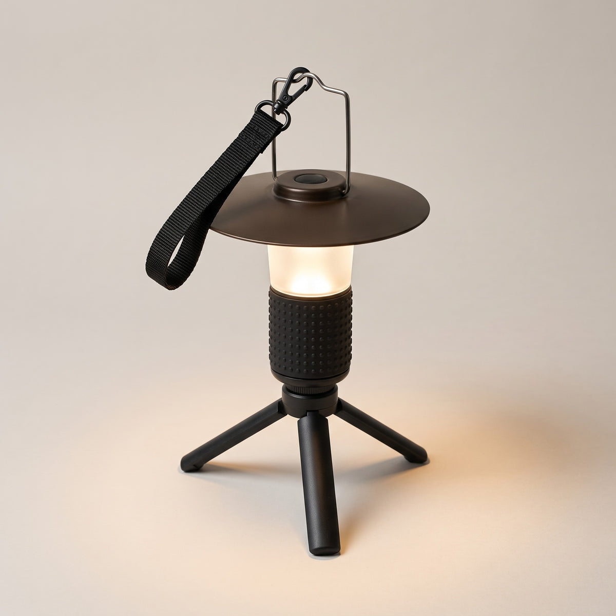 Warden Keeper assembled with the Camp Kit: lantern in the grip jacket on the mini tripod with the lampshade and hanging strap